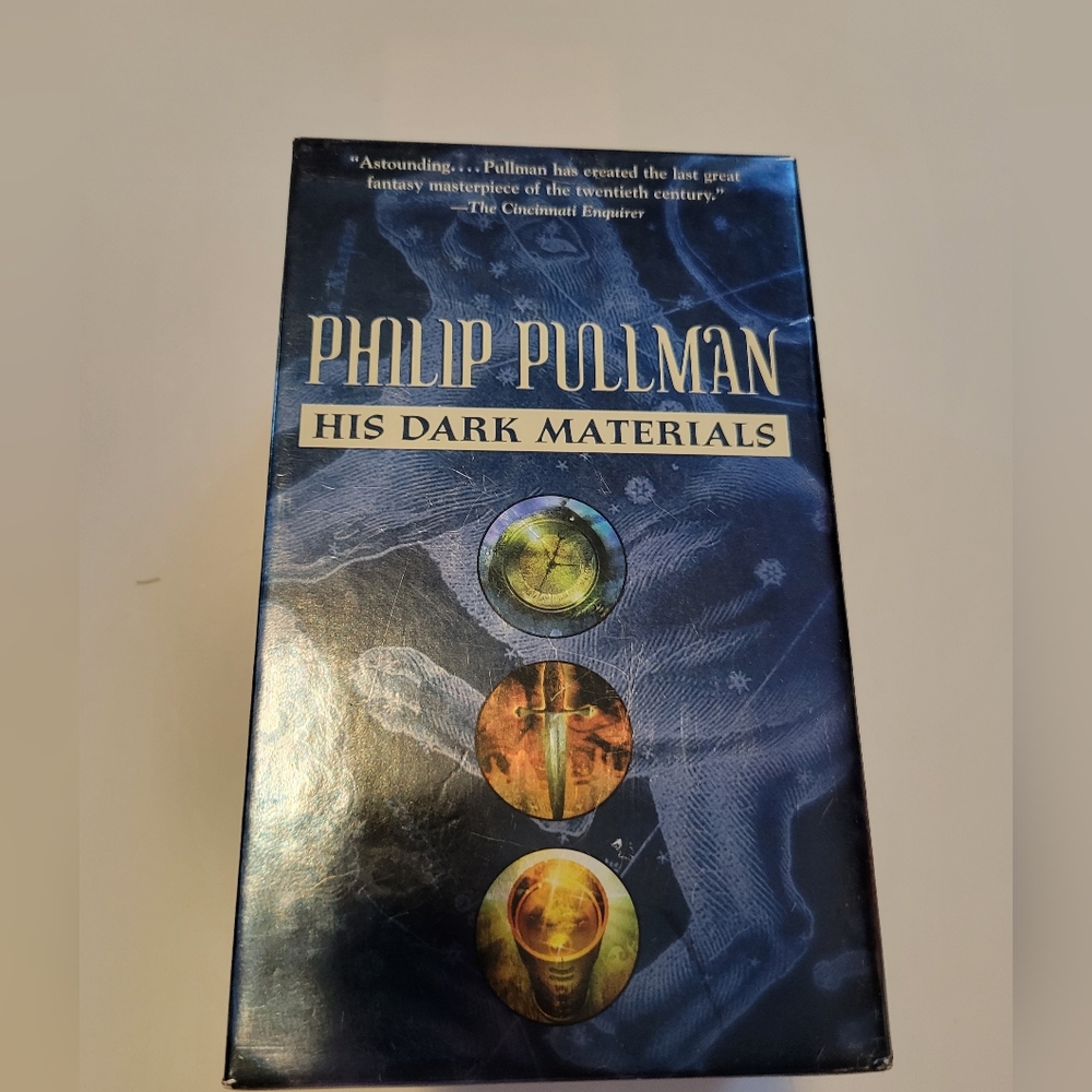 HIS DARK MATERIALS BOOKS 1-3 BOXED SET BY PHILIP PULLMAN